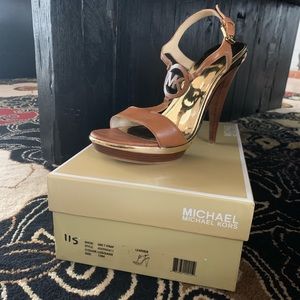 Never been worn Michael Kors heels